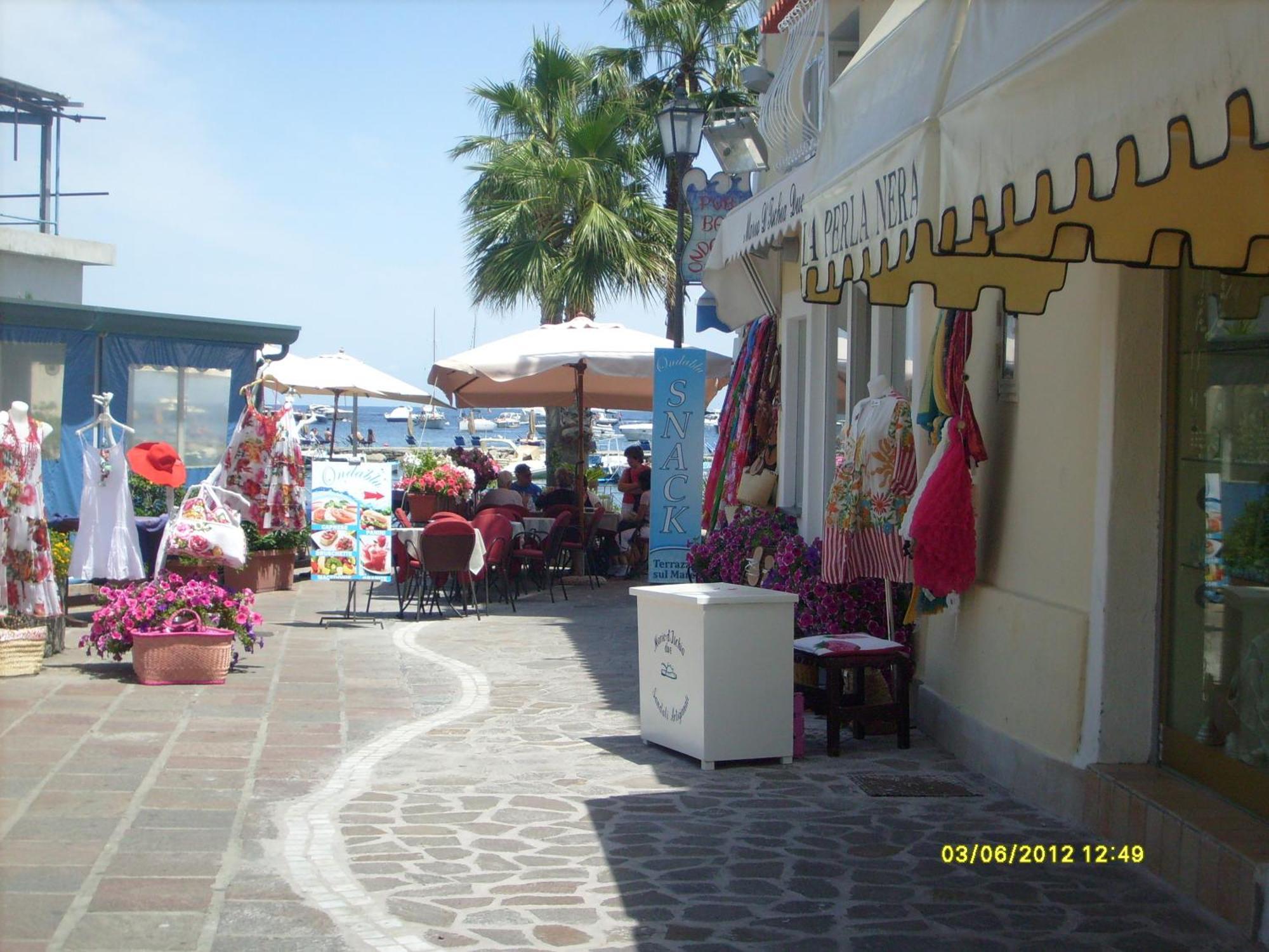 B&B Celestina Ischia Lacco Ameno  Extérieur photo